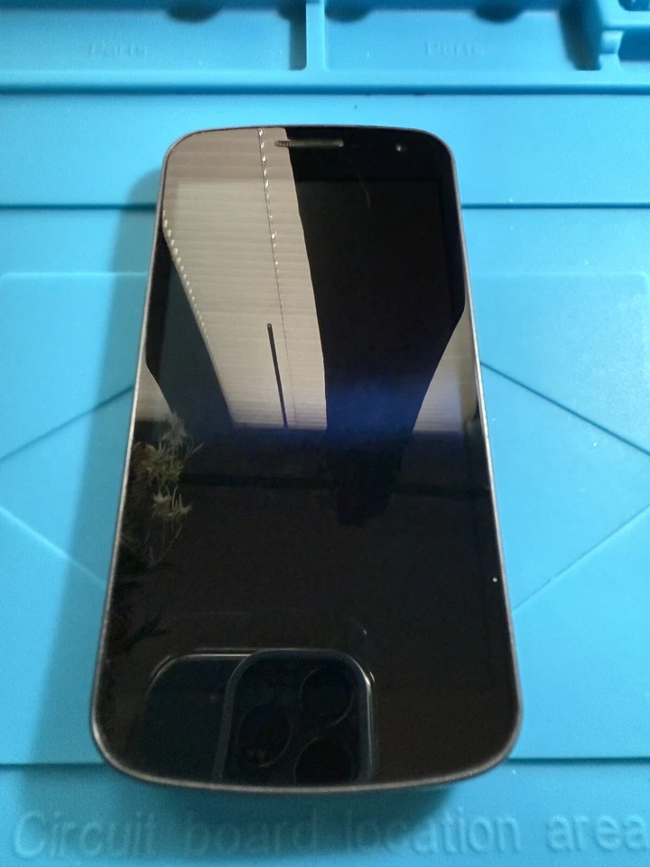 Samsung - Verizon - Smartphone - 16GB - For Parts Or Repair - CP - Image 4 of 4