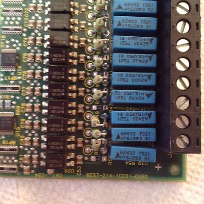Siemens Simatic s7 CPU 214 6es7 214-1cc01-0xb0 //// 6es7214-1cc01-0xb0//e.8