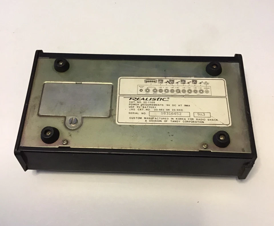 Realistic 4-Channel Stereo Microphone Mixer 32-1105 - Image 3 of 3