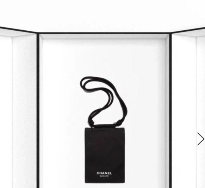 New Chanel Beaute 2024 GWP phone case/phone pouch - Image 2 of 4