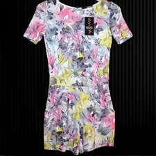 NEW £45 QUIZ SIZE 6 WHITE YELLOW FLORAL SHORT PLAYSUIT HOLIDAY BEACH POOL PARTY