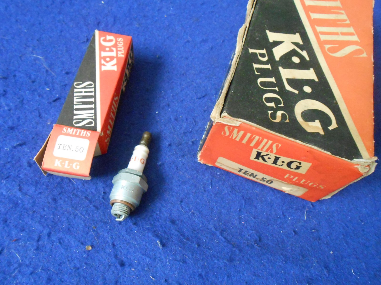 NOS KLG Box /12 British Spark Plugs Individually Boxed Small Engine 10mm TEN50