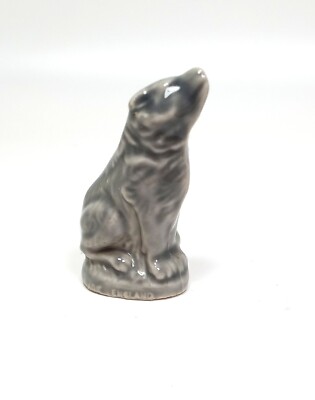 Red Rose Tea WADE Whimsies England Species Series Gray Timer Wolf Figurine