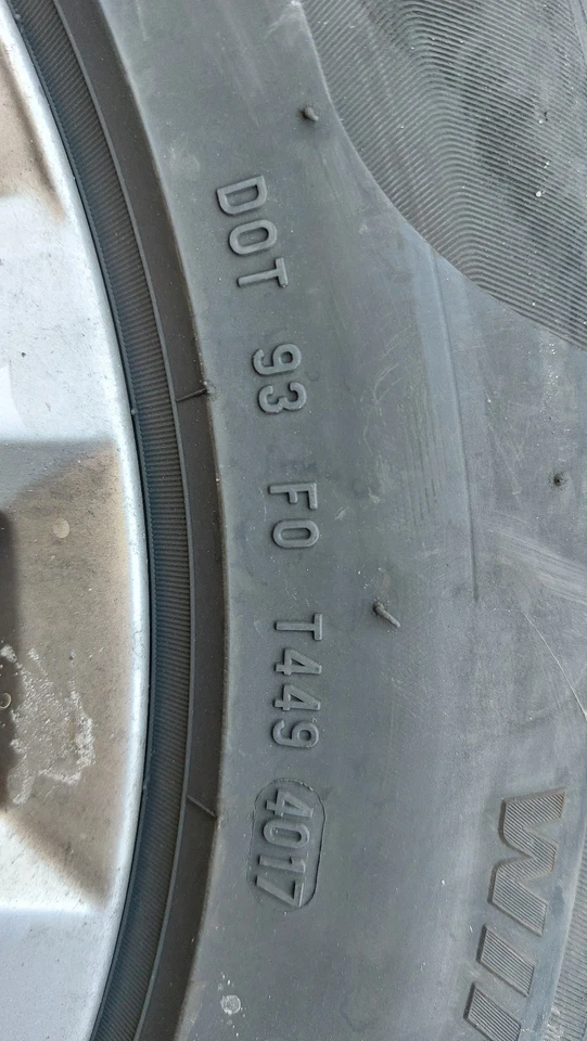 Vier gebrauchte Winterreifen Pirelli 205/16 R 16 M&S auf Borbet-VW Alufelge - Bild 4 von 4