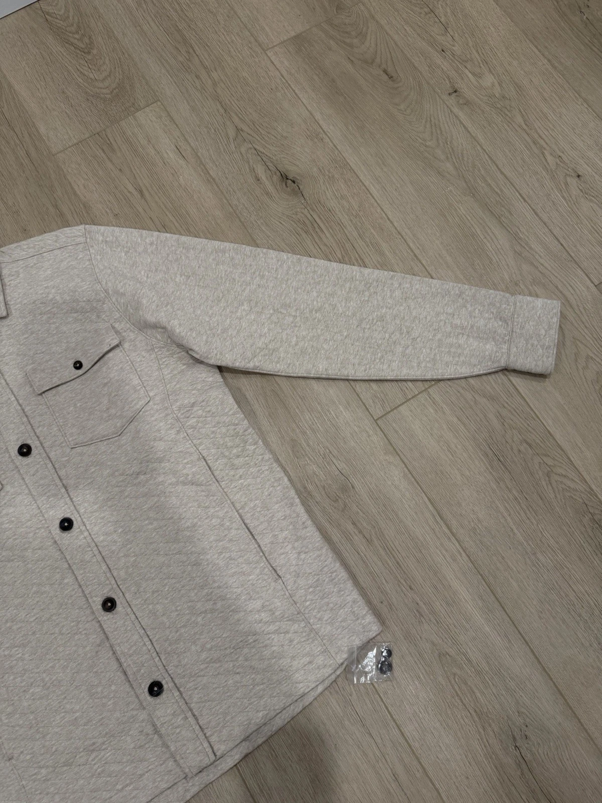NWT B DRADDY Bradshaw Shirt Jacket Mens Medium Oatmeal Quilted Pockets Shacket - product detail image 2