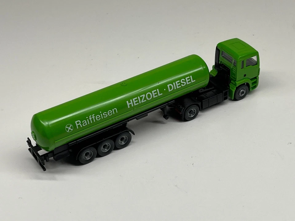 MAN Tank-Sattelzug Raiffeisen , Wiking ect , gebraucht/Bastelmodell 1553 - Bild 2 von 2
