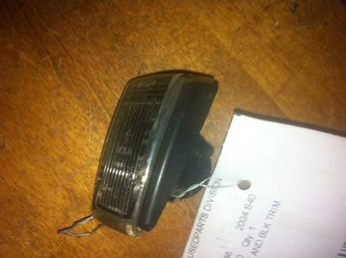 01-04 Volvo S40 Left Driver Corner Park Light Lamp Lens