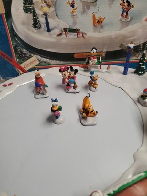 ディズニー　Mickey’s Holiday Skaters Disney MR. CHRISTMAS Mickeys Holiday Skaters Ice Skating