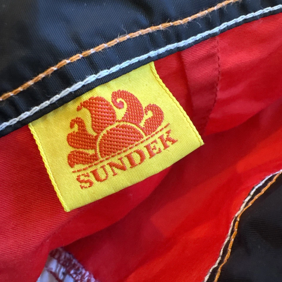 Pantalones Cortos Sundek De Colección Para Hombre 30 Rojo Geométrico Rayas Bañador Años 80 Retro 3" Foto 3 de 4