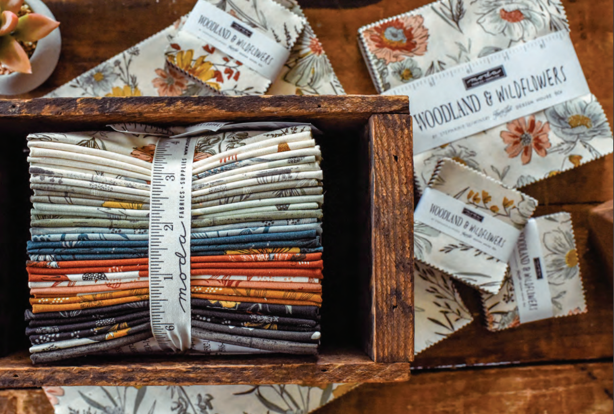 Moda WOODLAND WILDFLOWERS 45587 22 Caramel Brown Floral Moda WOODLAND WILDFLOWERS 45587 22 Caramel Brown Floral