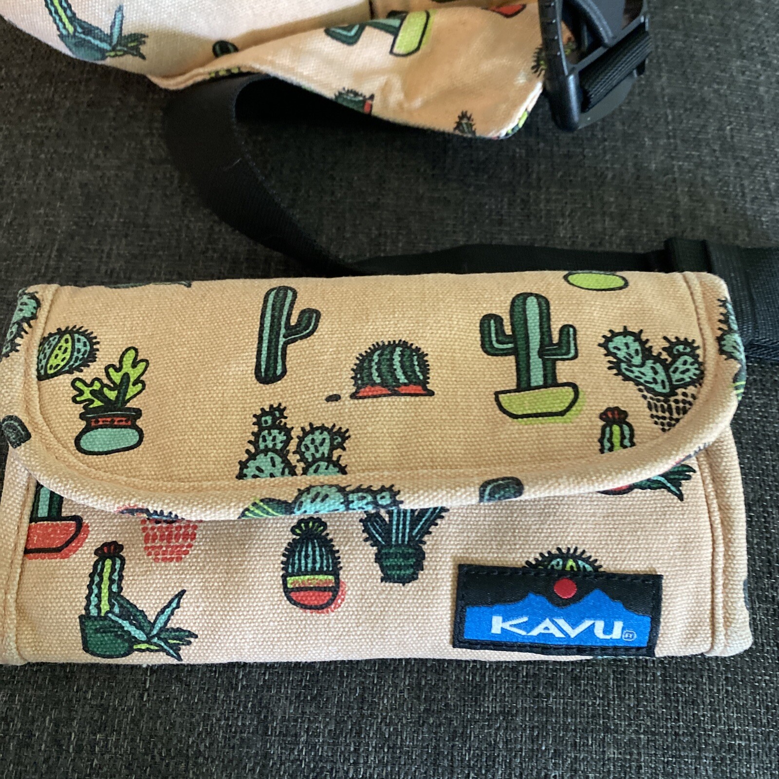 HTF Kavu rope Bag And Wallet Prickle Perfect - image 11