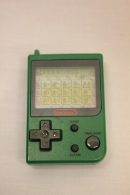 NINTENDO GAMEBOY MINI CLASSIC KEYCHAIN 1998 SUPER MARIO BROS