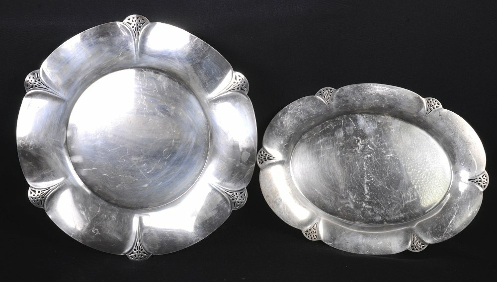 2) Vintage WM ROGERS #421 Silver Plate Scalloped PLATTERS 11