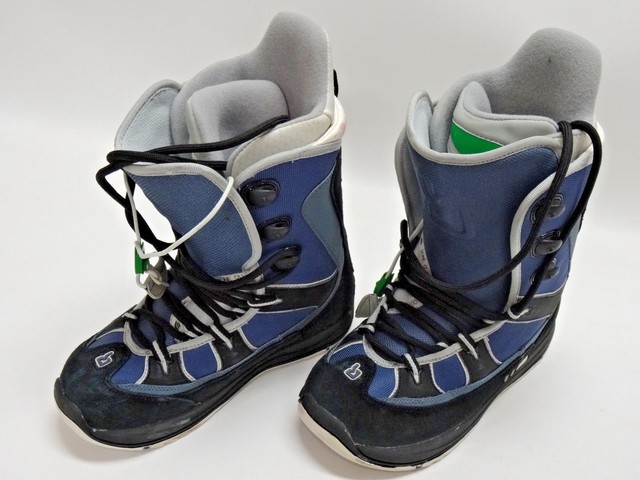 vans womens aura snowboard boots