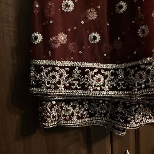 indian wedding lengha used - Picture 16 of 17