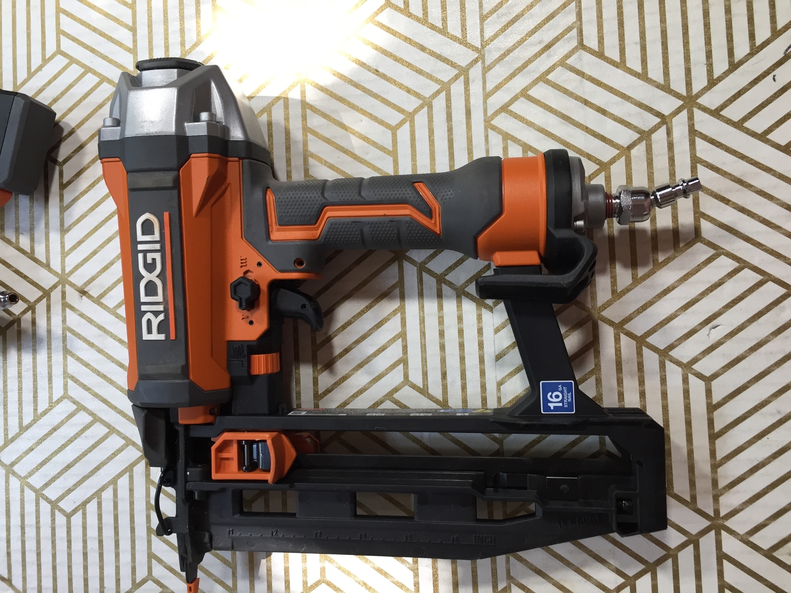 RIDGID 18G Finish Stapler R150FSF3 & 16G Straight Finish Nailer