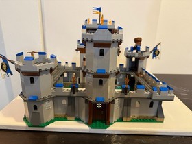 LEGO Castle: King's Castle (70404). 99% complete. Good Condition.