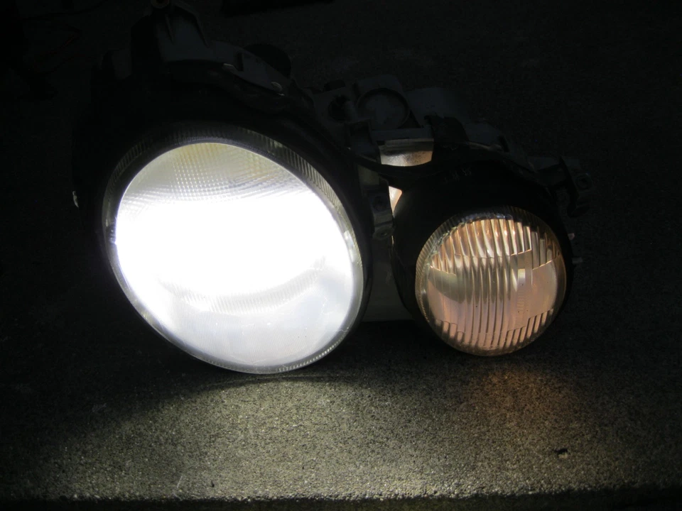 98-03 Mercedes-Benz W208 OEM Right Passenger Side HID Xenon Headlight Assembly Foto 2 de 4