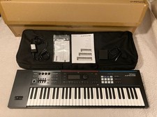 ROLAND JUNO DS61 Keyboard Synthesizer 61 Key Black Power Cable Soft Case Pedal