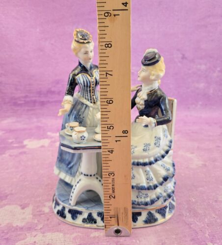 Vintage Blue White Porcelain Figurine Statue Colonial Ladies Afternoon Tea JAPAN - Picture 2 of 11