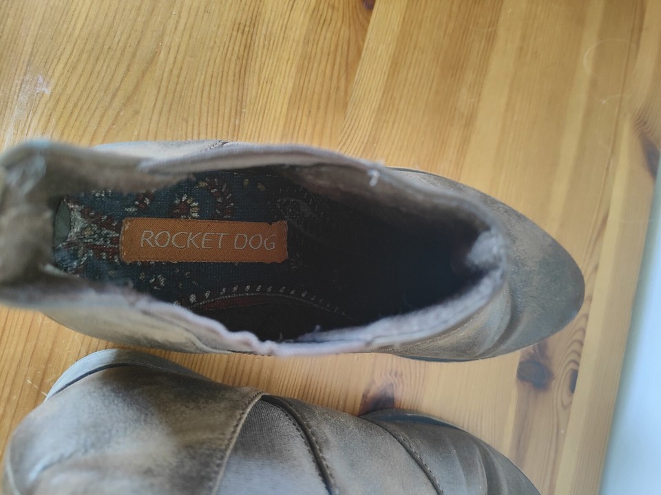 Womens Girls Rocket Dog Maylon Flat Chelsea Ankle Boots Brown Size 3 eBay