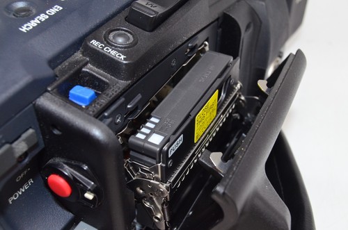 Excellent+5 Panasonic AG-HVX200 P2 Camcorder w/ battery charger works Tested - Picture 17 of 18