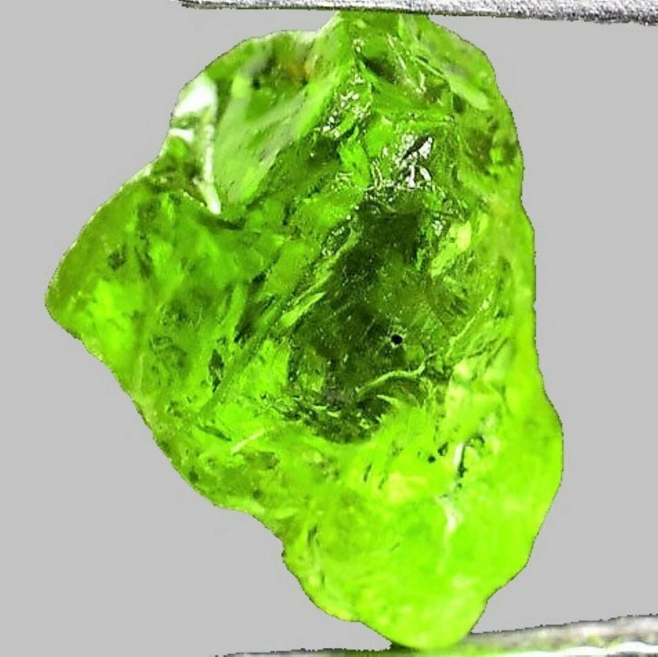 PERIDOT ROUGH FACET GEM GEMSTONE LIME GREEN VIETNAM GENUINE NATURAL 4 CARAT NICE - Image 2 of 4