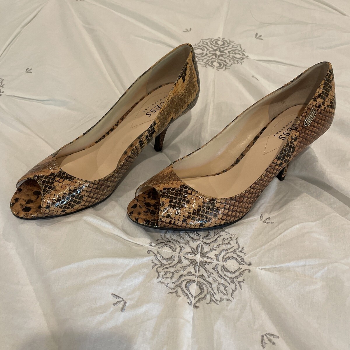 Guess By Marciano Womens 2” Heel Snake Print Shoes Size