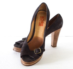 open toe stacked heel pumps