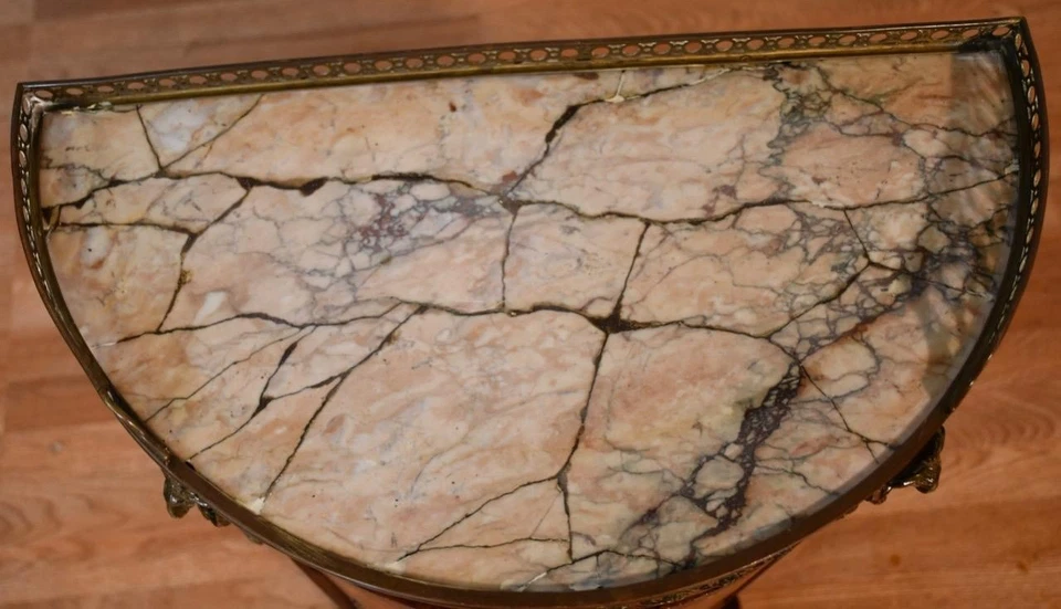 Antiguo soporte de gabinete francés Luis XV de la década de 1890 con incrustaciones de madera satinada de mármol Foto 2 de 4