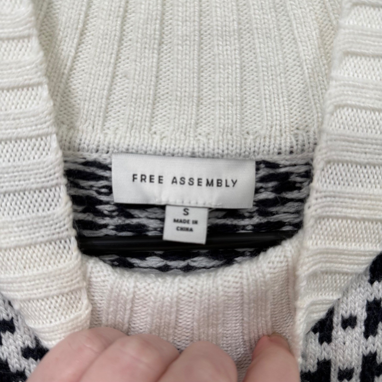 FREE ASSEMBLY Womens Geometric Pattern Turtleneck… - image 4