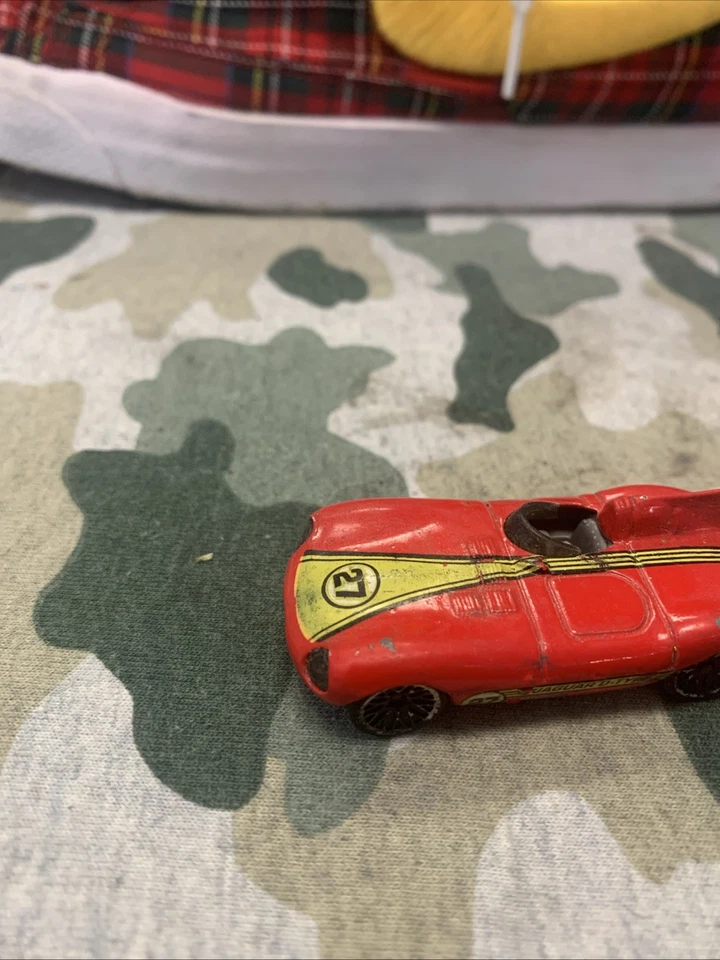 Hot Wheels Jaguar D-Type Racing Red Loose Diecast 1:64 #27 — 第 2/4 张图片