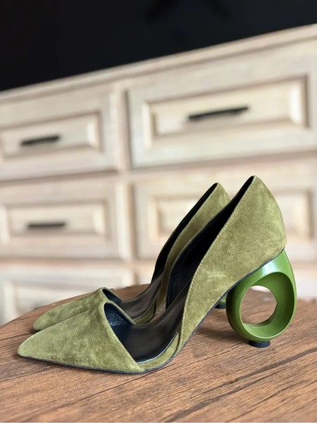 Burberry Suede Runway Links Louisa 105 Pump (Size 39)