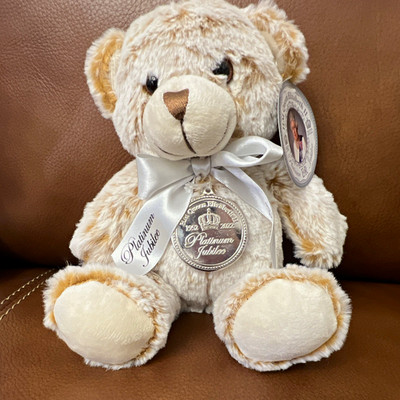 Embrace Queen Elizabeth II Platinum Jubilee 2022 Plush Teddy Bear Medallion