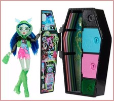 Monster High Skulltimate Secrets NEON FRIGHTS GHOULIA YELPS Doll & LOCKER❤️NEW❤️