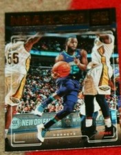 KEMBA WALKER 2018-19 NBA HOOPS LIGHTS CAMERA ACTION GOLD HOLO #LCA-22 HORNETS