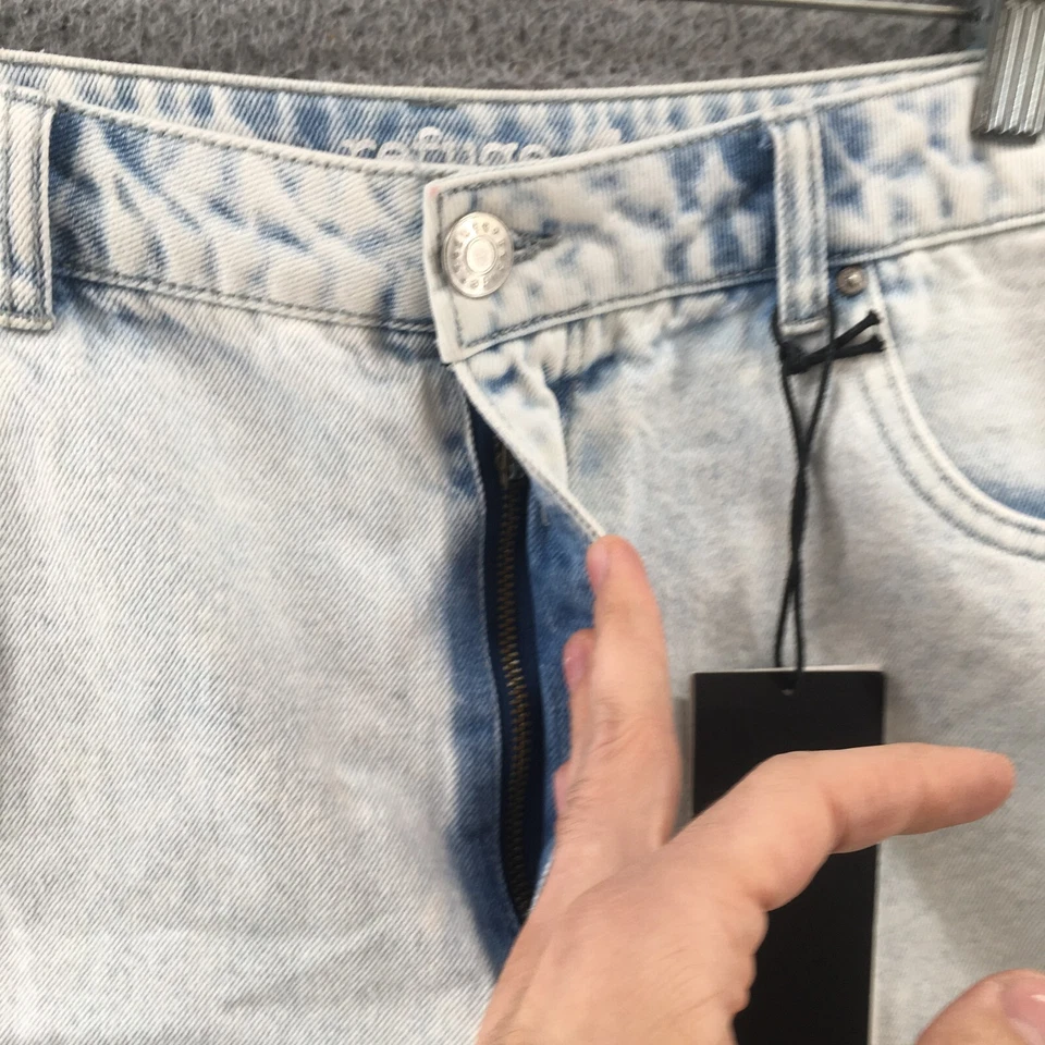 Refuge Mom Shorts Womens 11 (actual 33x3.5) Blue Light Wash Denim High Rise NEW - Image 3 of 4