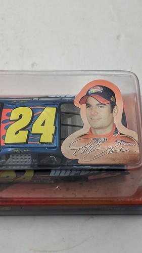 2004 Winners Circle Jeff Gordon #24 Dupont Diecast Stock Car (Asst. No. 16222) - Picture 12 of 13