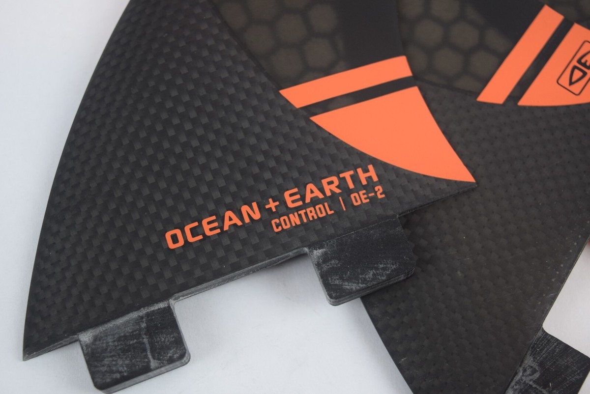 NIB! $88 Ocean & Earth Fins Dual Tab Thruster OE-2 Control Carbon