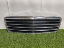 Calandre Mercedes 208