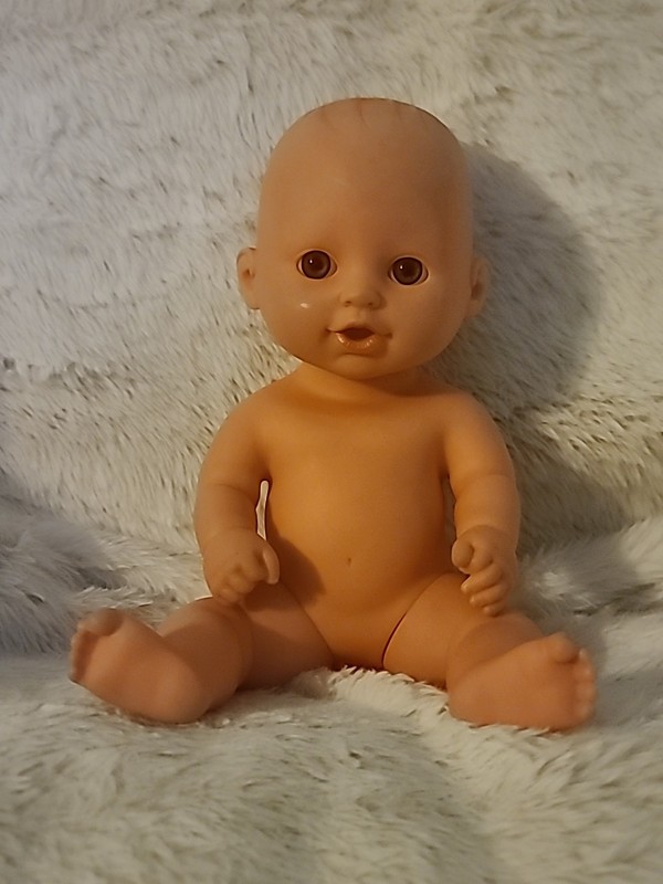 Vintage 10” Rubber Doll With Blue Eyes Painted Hair 909 TRL-16  9658
