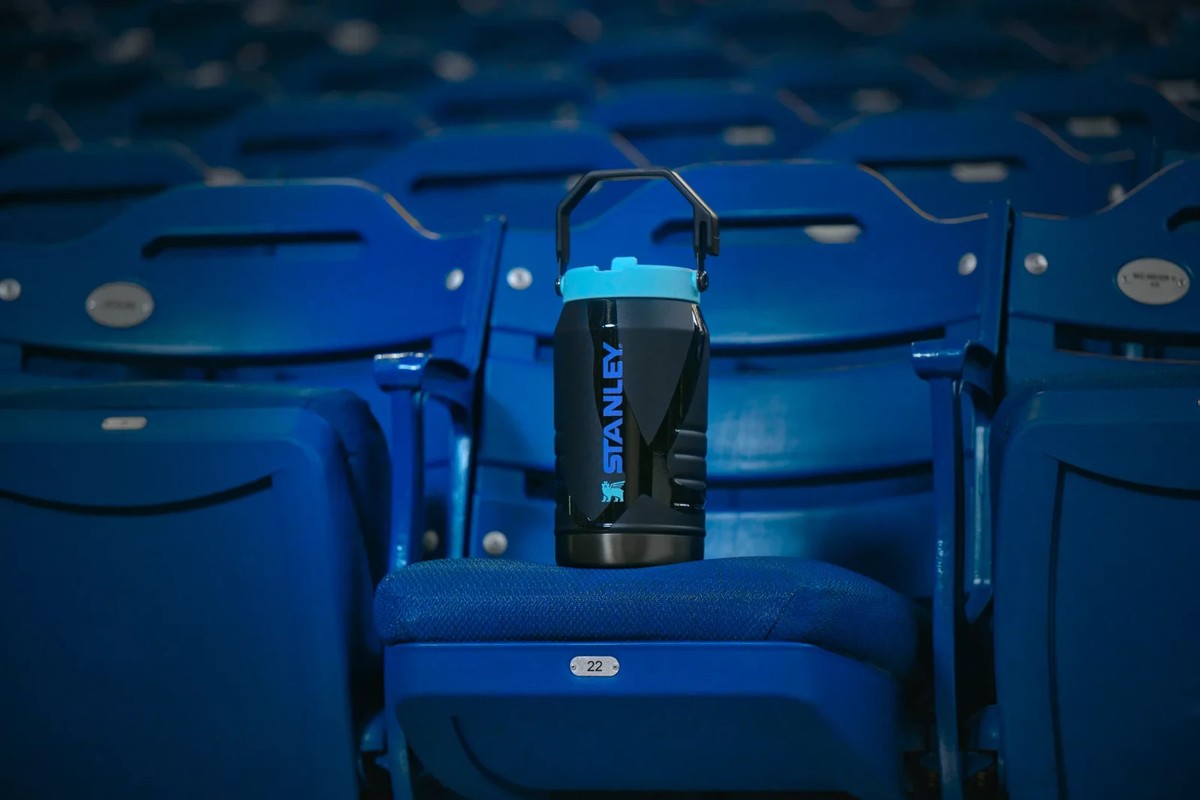 Limited Stanley 1913 x Caitlin Clark 64 oz. IceFlow™ Flip Straw