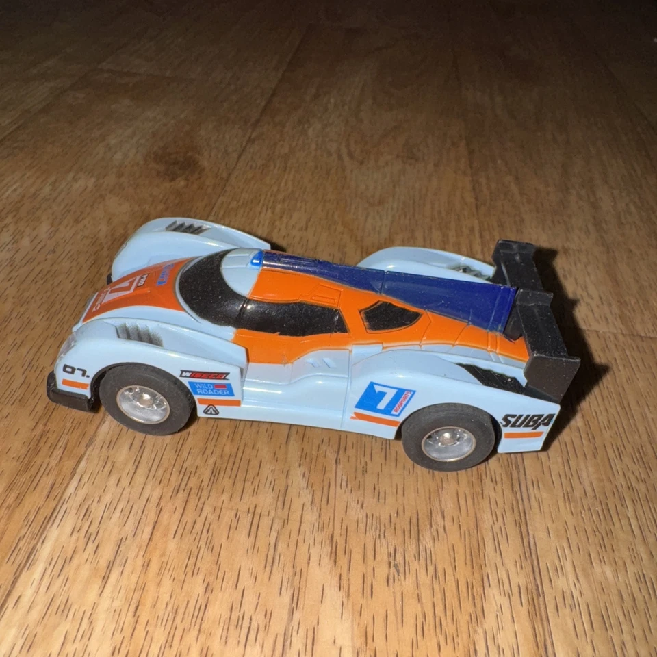 Lola Aston Martin LMP1 24 Horas de Le Mans Gulf Slot Car 1/43 Foto 3 de 4