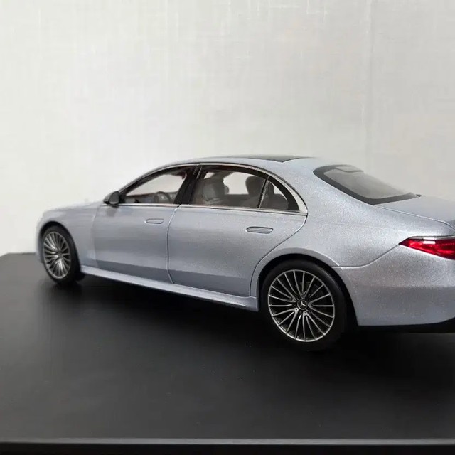 Norev Mercedes-Benz S-Class W223 Dealer Version Diecast Silver