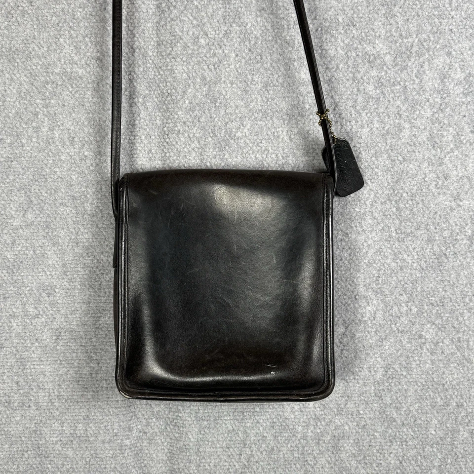 Mini Bolso de Hombro Coach Vintage Cuero Negro Dorado 9620 Foto 2 de 4