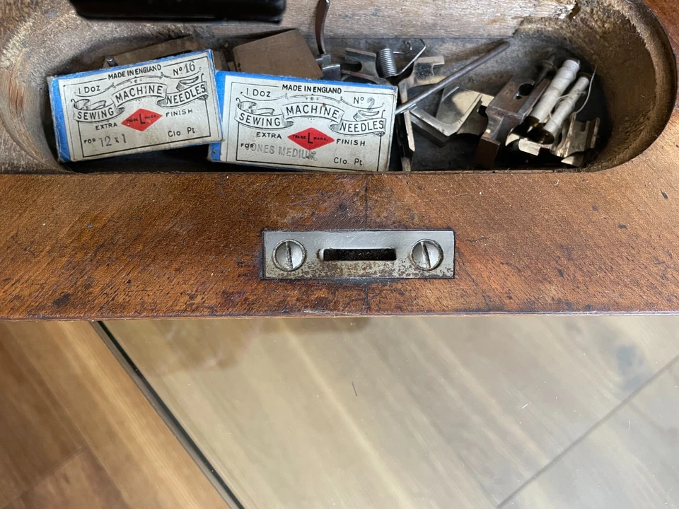 W.J. Harris & Co Antique Sewing Machine with Manual - Image 4 of 4