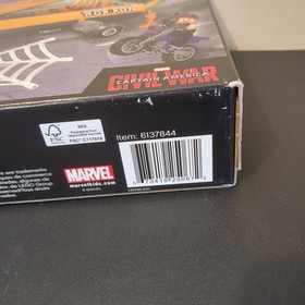 LEGO 76067 Marvel Super Heroes Tanker Truck Takedown w/ Hawkeye Vision MIB NEW