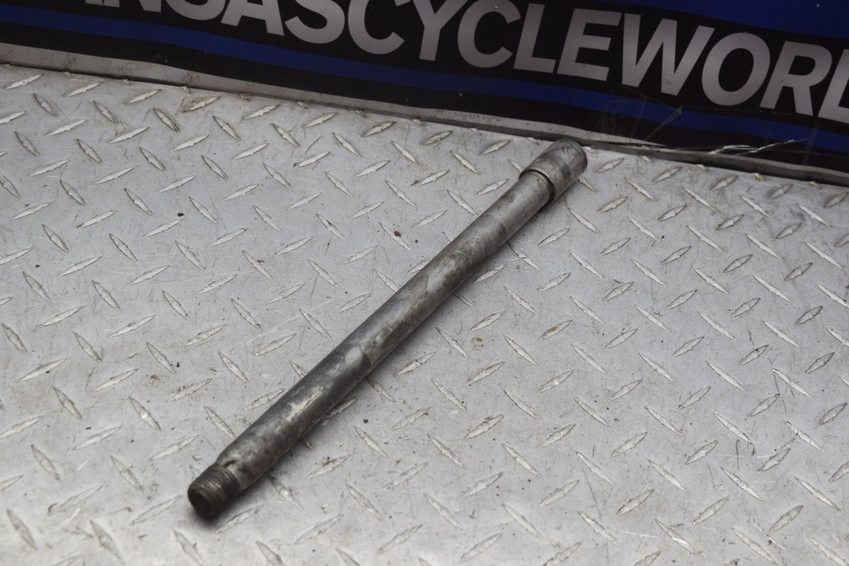 D2-1 ONE AXLE LONG BOLT 05 HONDA CBR600RR CBR 600 RR 2005 FREE