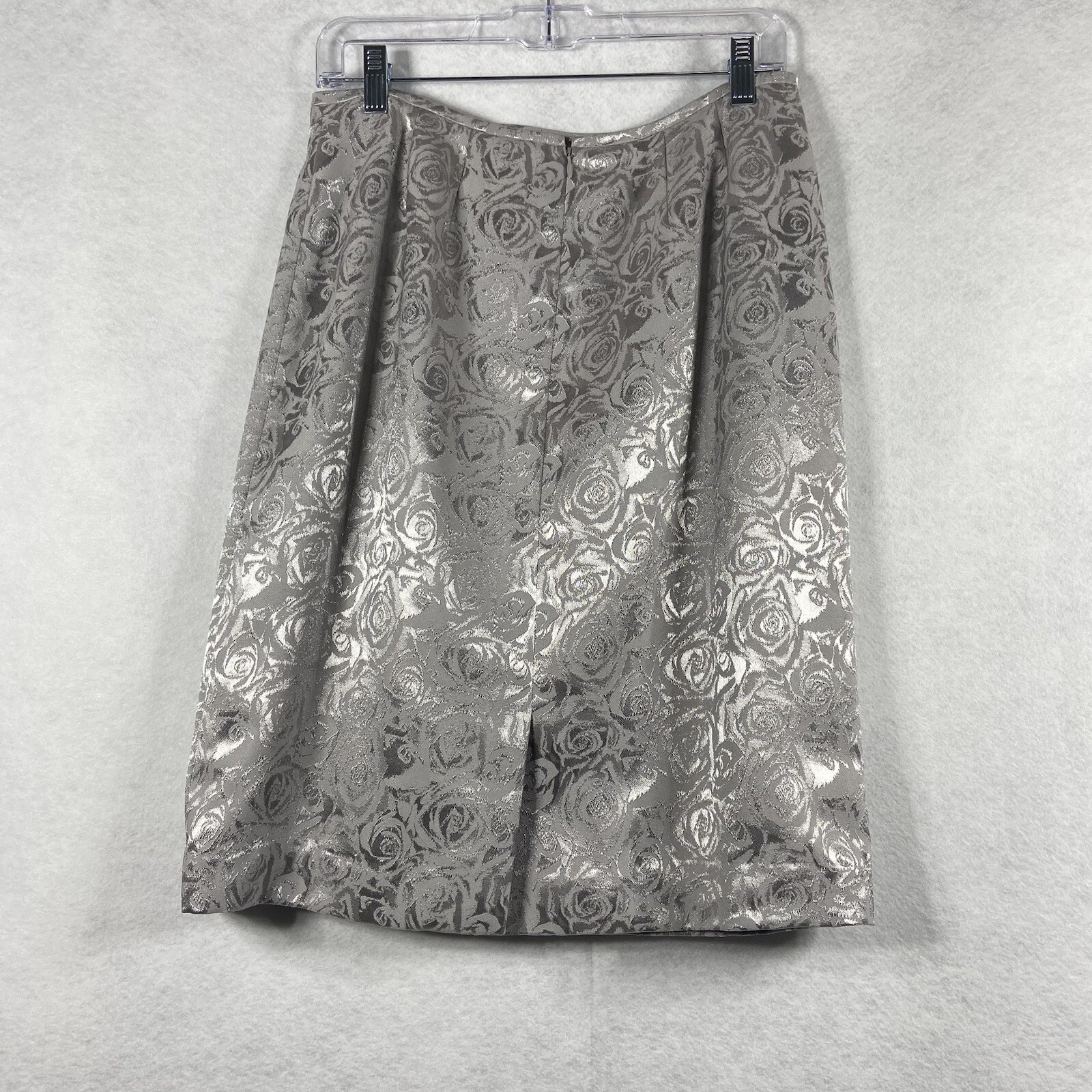 Le Suit 2PC Skirt Suit Women’s 8 Silver Double Breast Quilted Bow Shiny