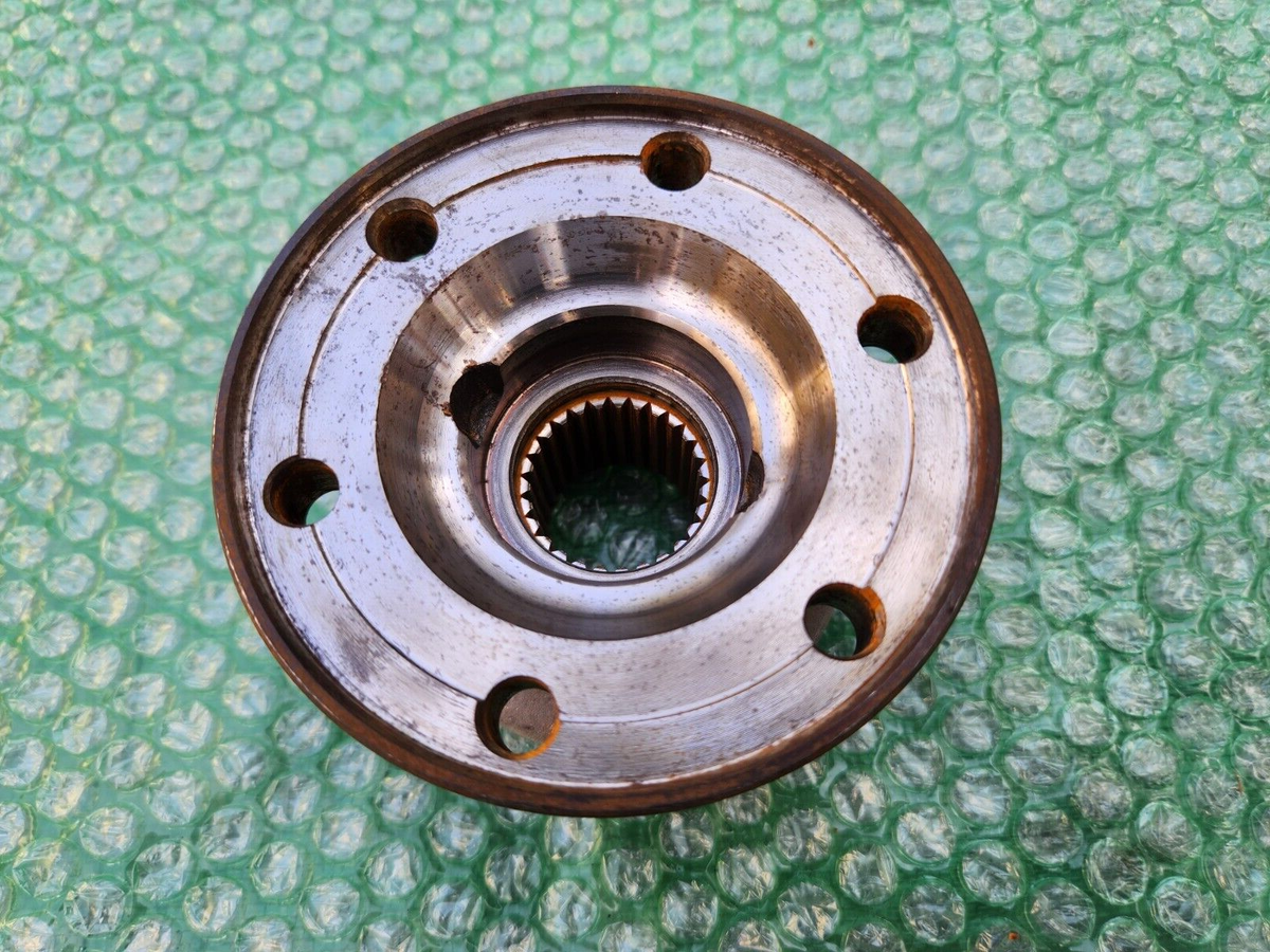 BMW E34 E32 525I 535I 735I 735IL differential input flange diff